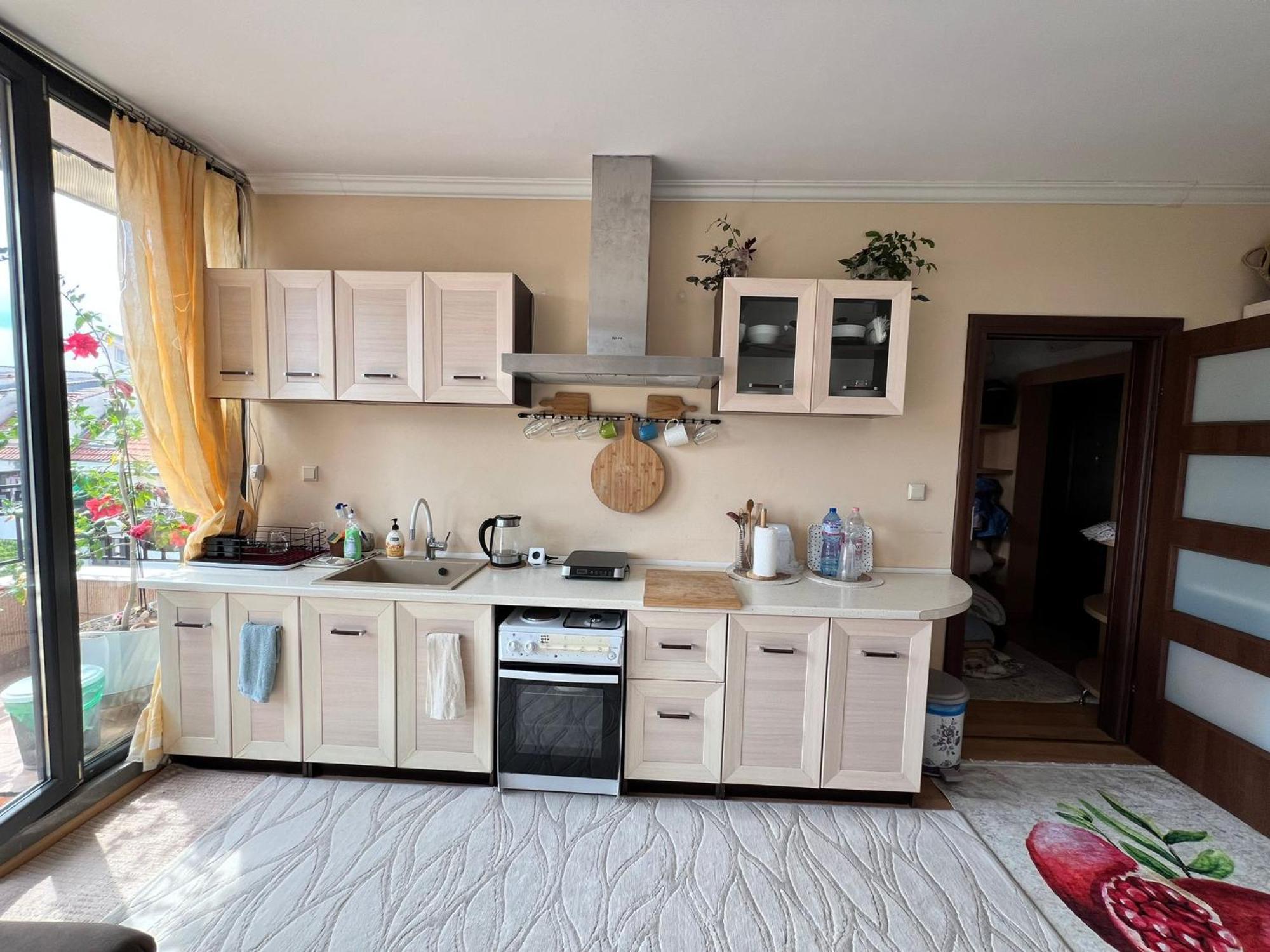 Downtown Central Apartment With Working Kitchen, City Views & Free Parking Казанлык Экстерьер фото